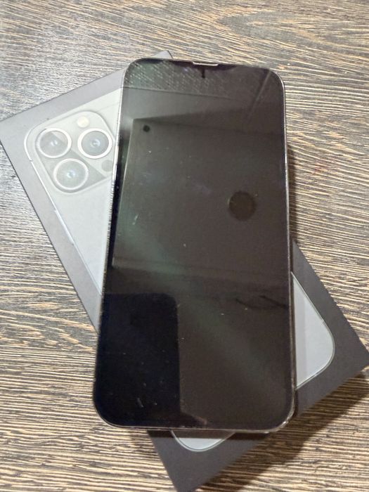 Vand iphone 13 pro max 256gb, 76% sanatate baterie