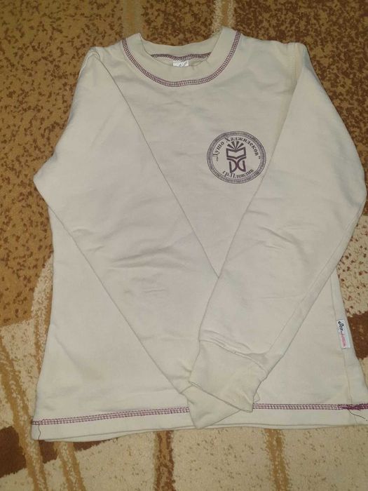 Продавам униформа