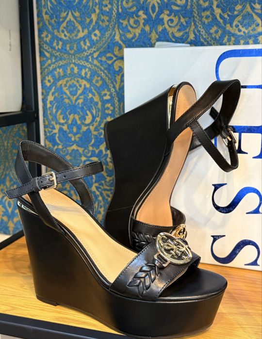 Дамски сандали на платформа GUESS BLACK