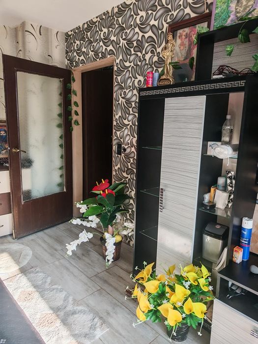 Обзаведен апартамент с 2 климатика – съдомиялна– 300 €