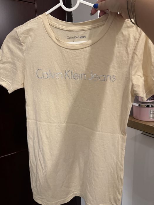 Vand tricou Calvin Klein original XS