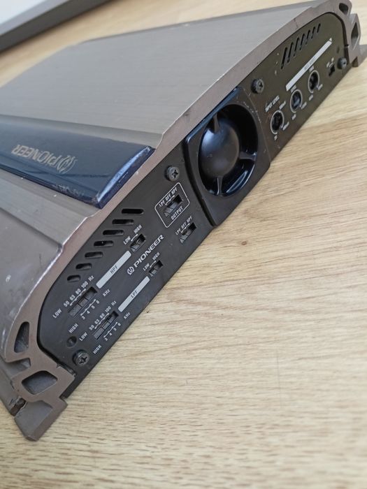 Усилвател Бас Pioneer Sony Canton Rockford Pyle моноблок