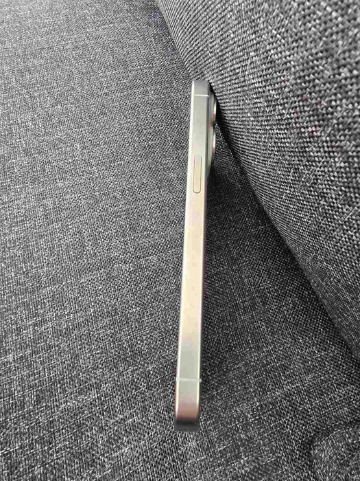 iPhone 15 pro и Apple Watch SE