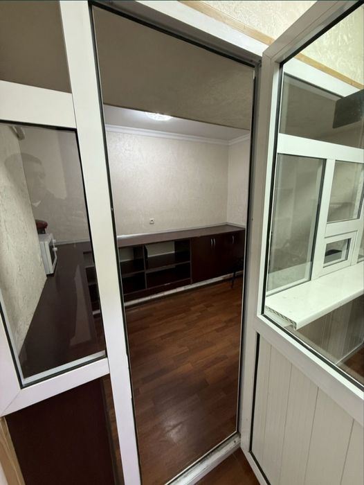 Яккасарайский район. Шота руставелли Сдаётся офис 100м2..Цоколь Мебель