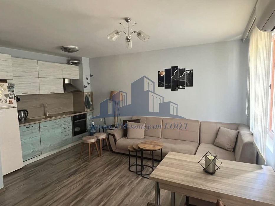 Дава се под наем Двустаен апартамент в Шумен, Гривица - 63 кв.м за 331.5 € - Снимка #1