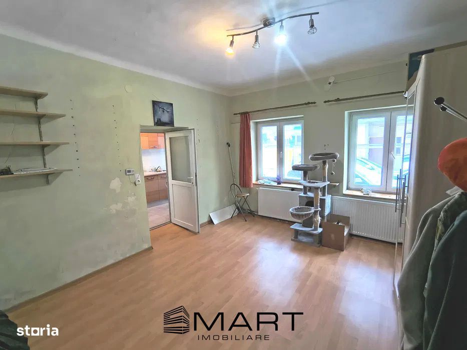 Apartament cu 1 camera zona centrala cu loc de parcare