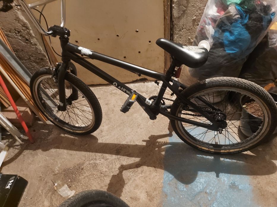 Vând bicicletă jumper (bmx)