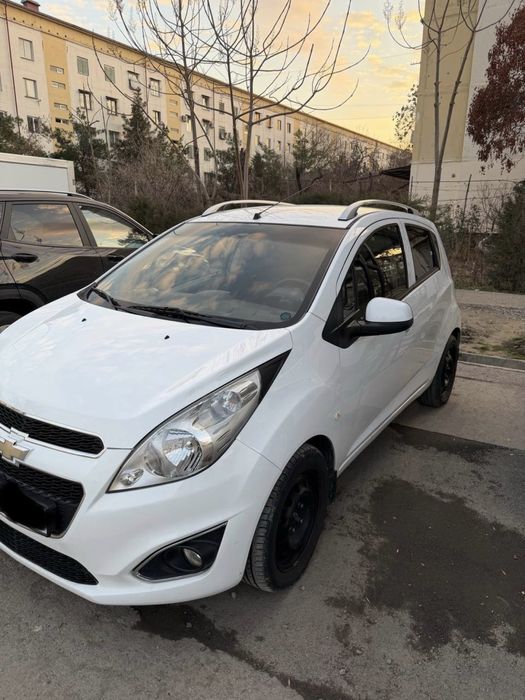 Срочно продается машина Spark 4 zavod avtomat