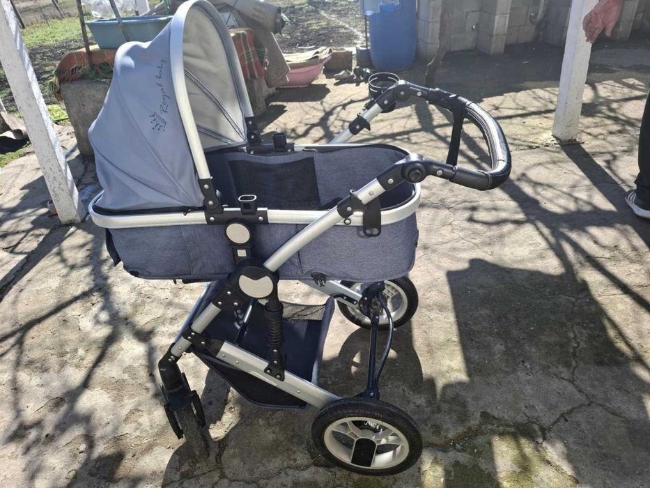 Продава се бебешка количка