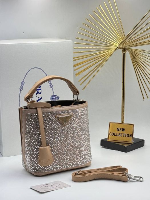 Стилна дамска чанта