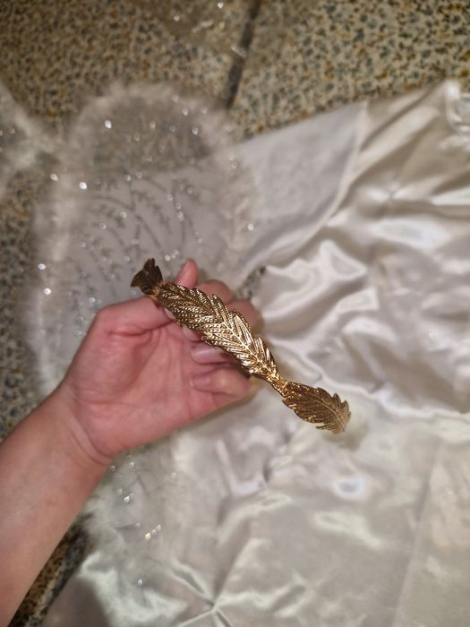 Ангелски комплект с красива тиара за момиче 3-4 години