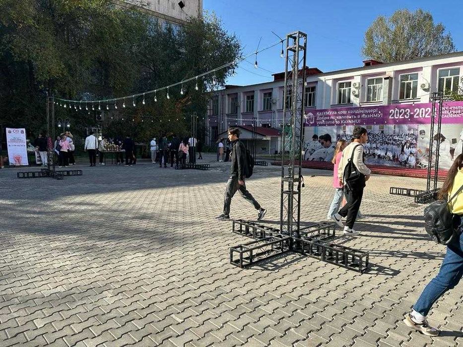 аренда, прокат каркасов, фермовые конструкции, арки, подиум