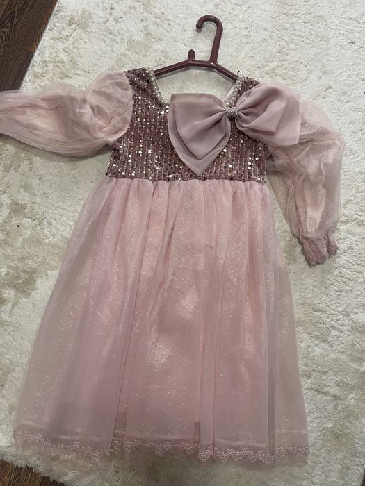 Куртка, платья на девочку