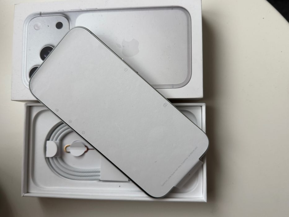 iPhone 17 pro 512GB  Silver