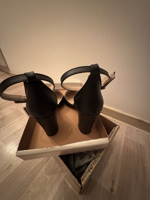 Pantofi cu toc calitativi