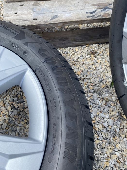 215/60/17 Гудиар Зимни