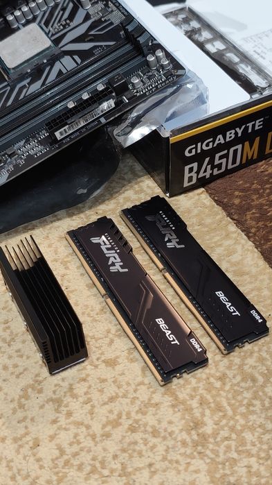 Kit complet placa B450M (Gigabyte) proc Ryzen 5 5600x 16gb DDR4 kingston
