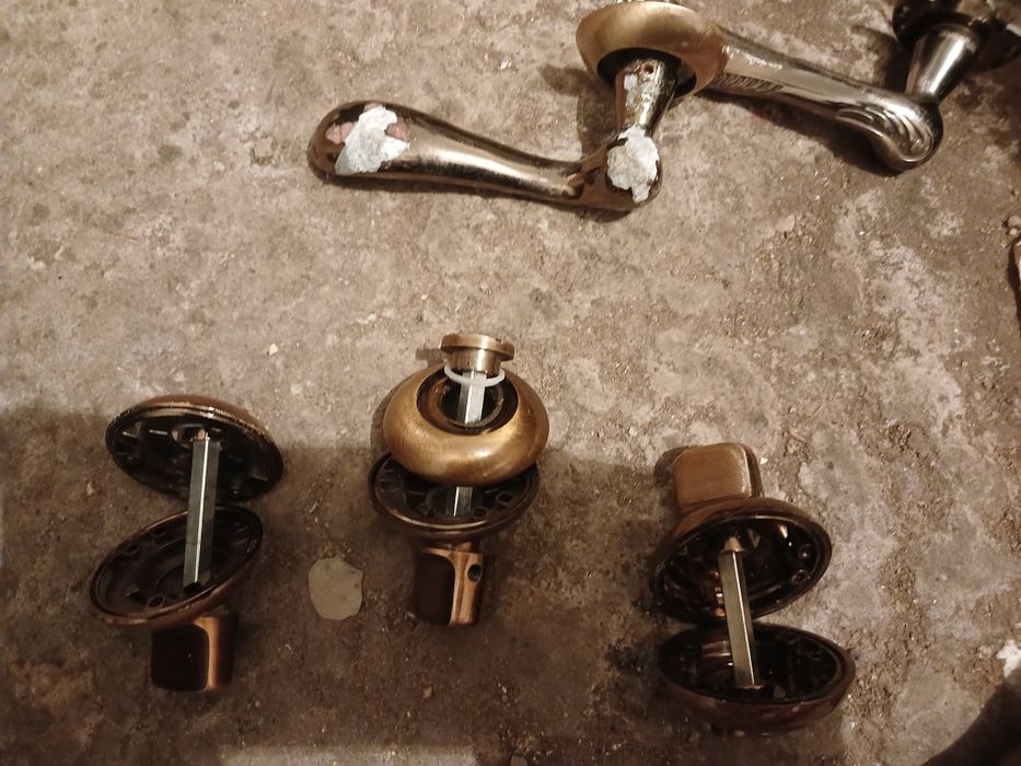 Ручка дверная металлическая