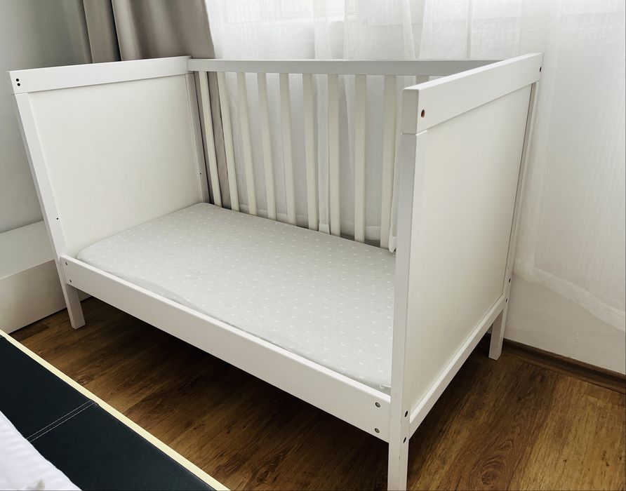 IKEA Бебешко Креватче/ Легло + 60x120 см Бяло SUNDVIK + подарък матрак