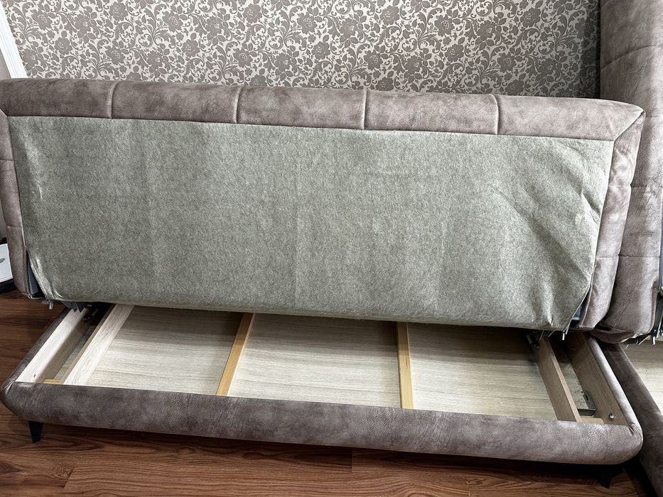 Продам диван угловой