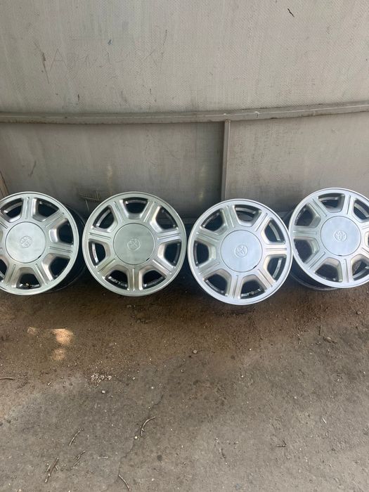 Продам литые диски R-15 (5/114.3)