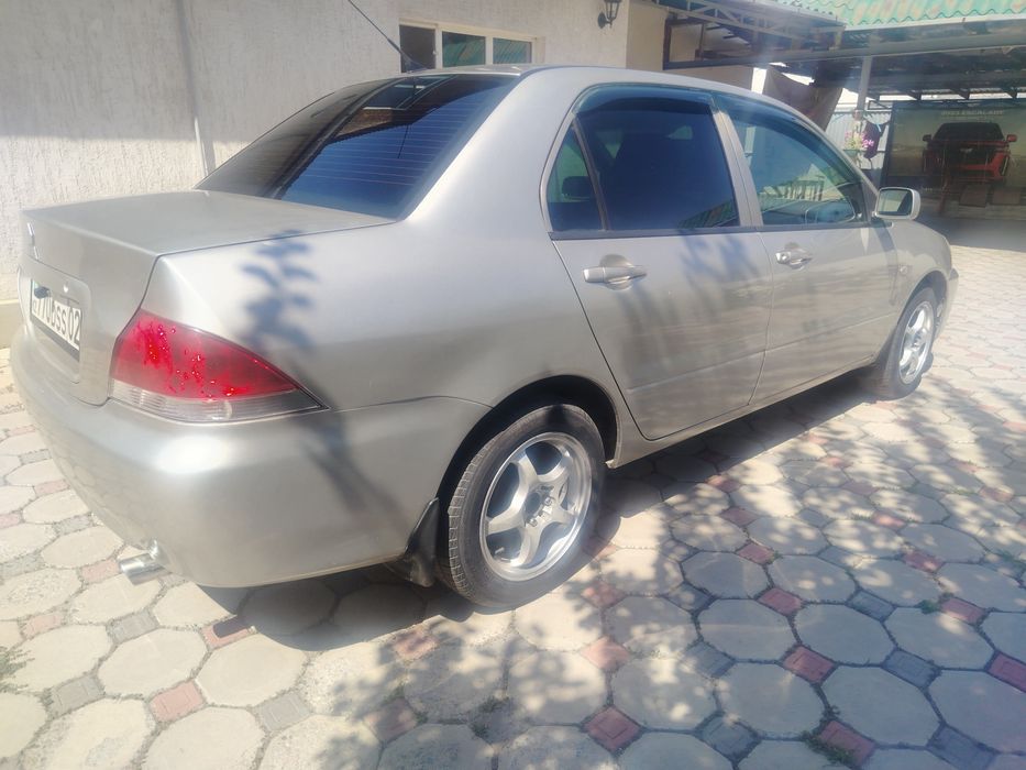 Mitsubishi lancer 2008 год