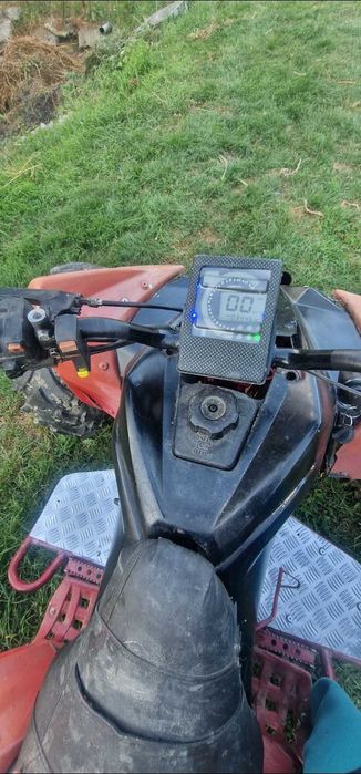 Vand quad 250 cadru foarte mare