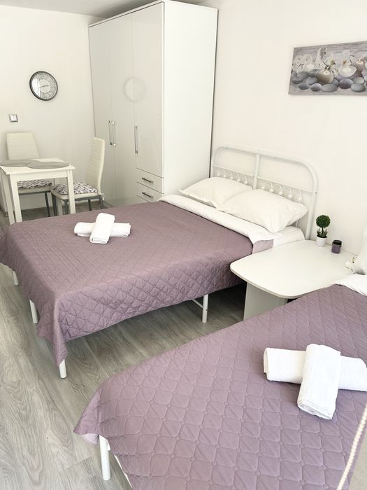 Нощувки Варна- за двама в самостоятелно студио в широк център