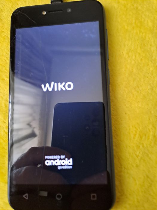 Vând un x cover 4 și un wikio  50.