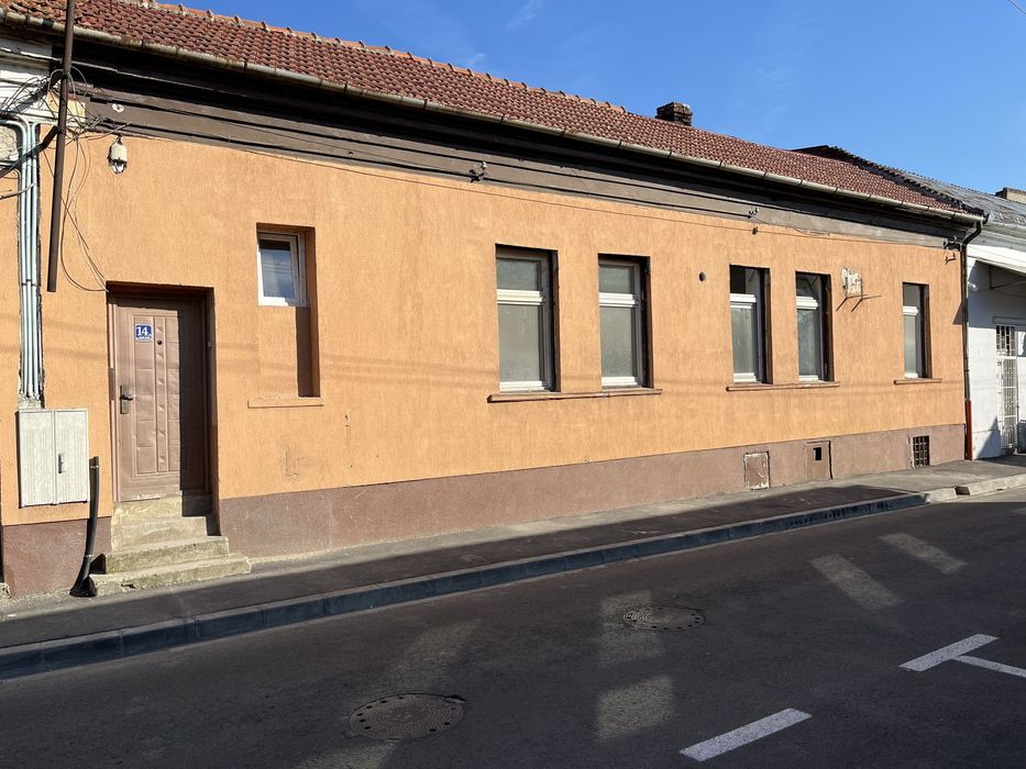 De inchiriat apartament la casa 2 camere ultracentral