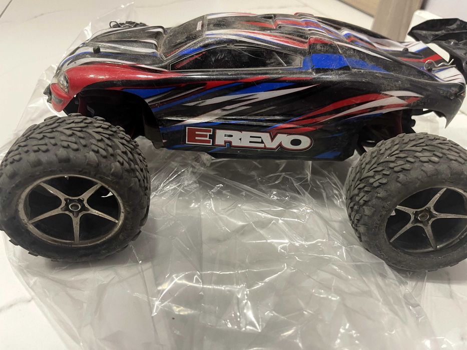 Traxxas E-Revo 1/16, 4x4