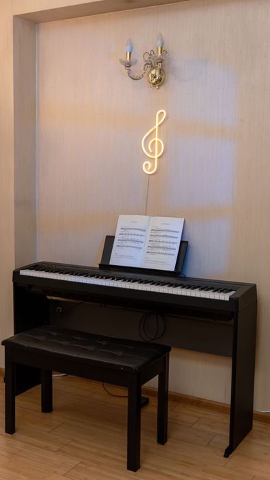 Цифровое пианино Yamaha P-45B + стойка + стул
