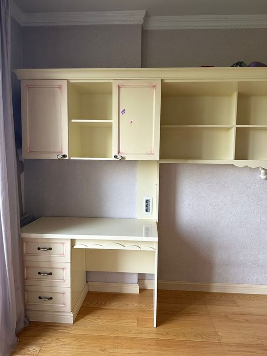 Продам встроеный детский гаарнитур для двух девочек, дерево, б/у