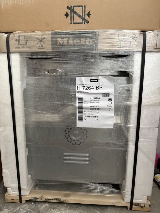 Фурна за вграждане с пиролиза Miele H7264BP нова