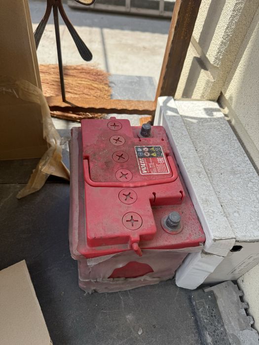 Аккумулятор б/у в хорошем состояний