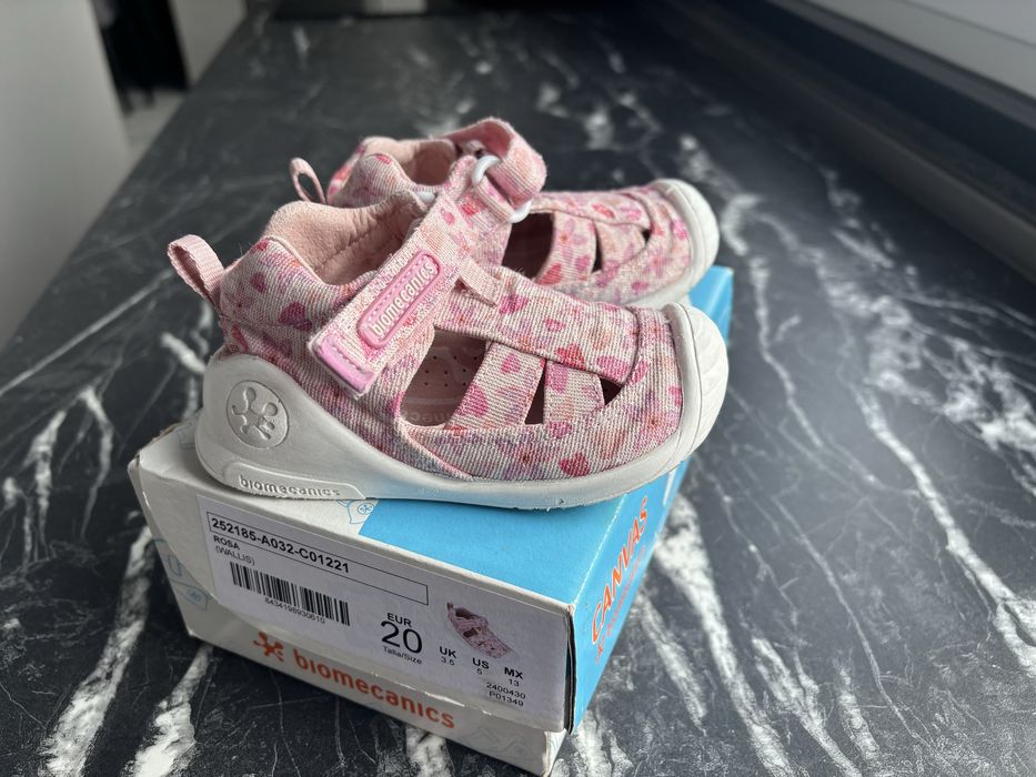 Обувки и пантофи за момиче 20-22 номер