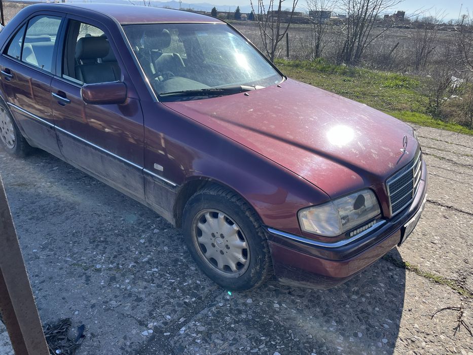 Mercedes c230 2.3 бензин автоматик 100000км