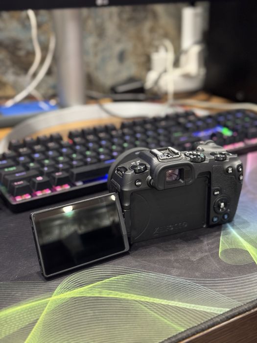 В продаже: Canon RP