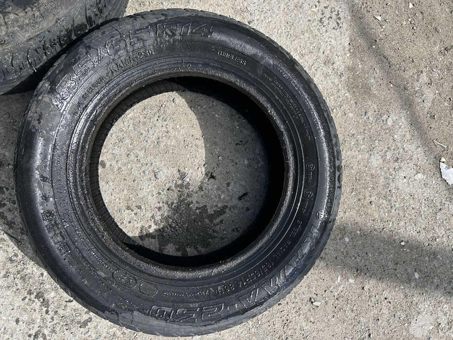 Продам косплект резины 185 65 r14