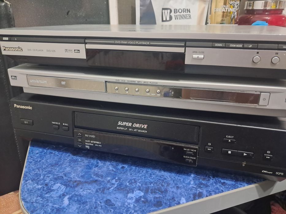 Vând trei aparate electronice pentru piese sau restaurare