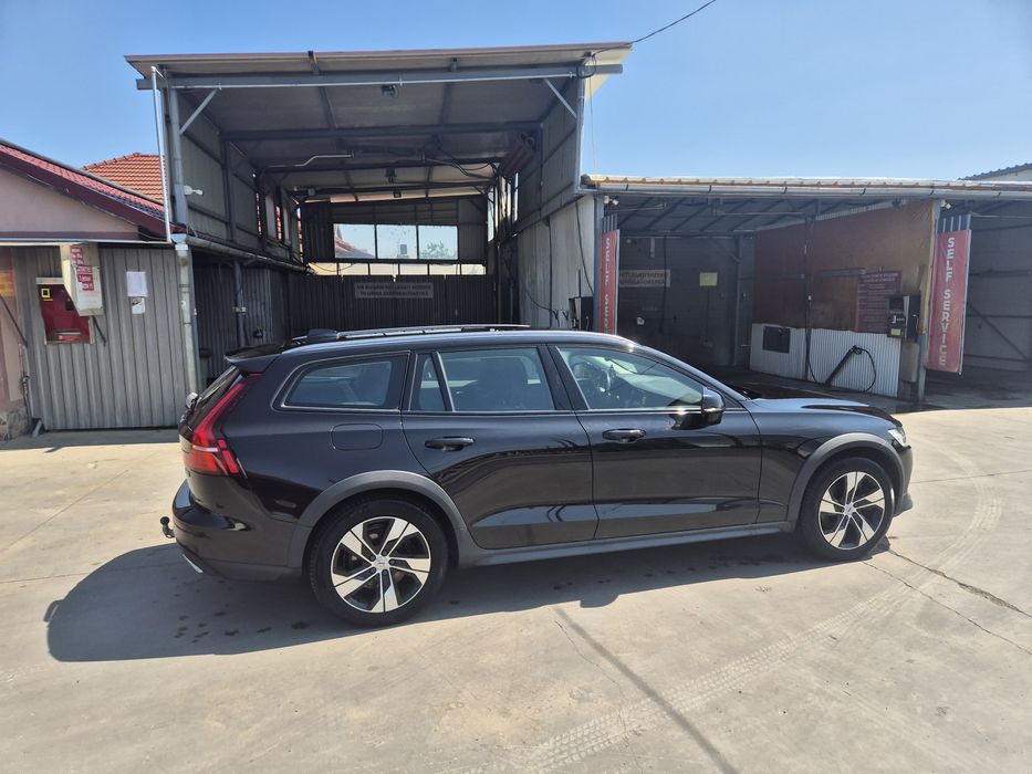 Volvo v60 county cross  2.0 d  196 cp
