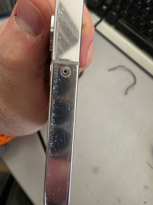 Продавам неразличим от нов Samsung Galaxy S22 ultra  512GB