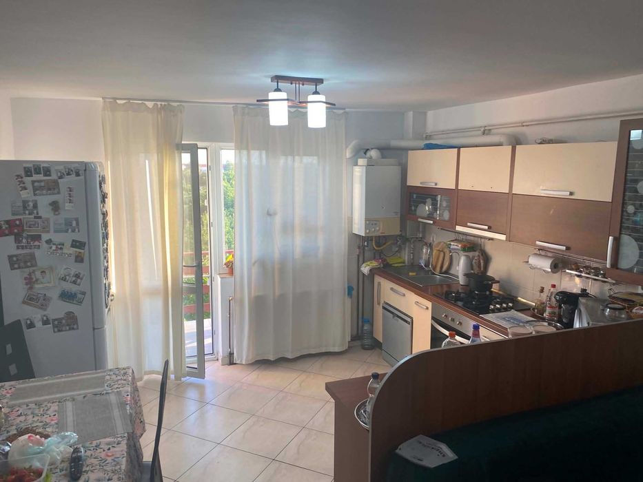 Apartament 3 camere de vanzare