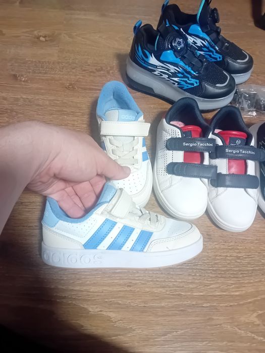 Lot adidași în stare impecabilă