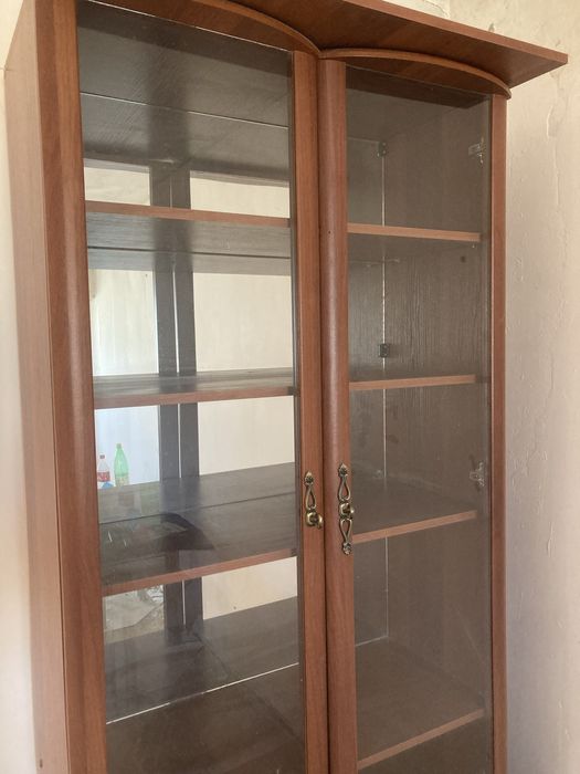 Сервант с комотом