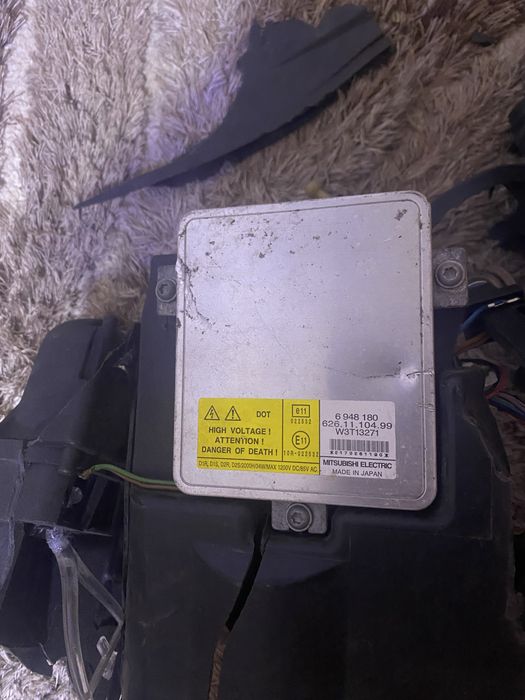 Faruri stanga e90 xenon adaptiv complet / far drepta spart