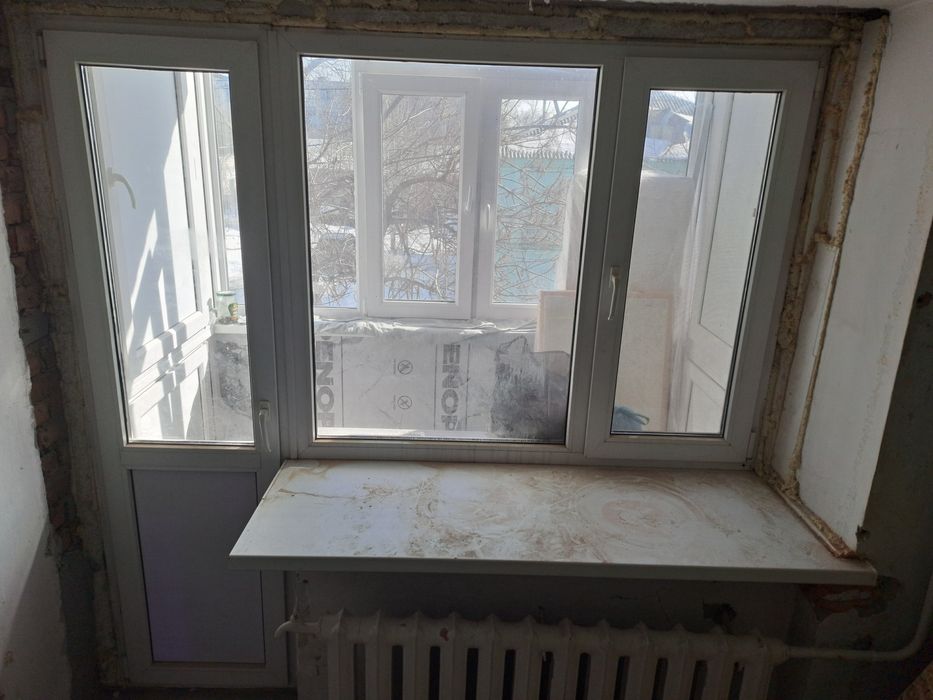 Продам  балконное окно и дверь.
