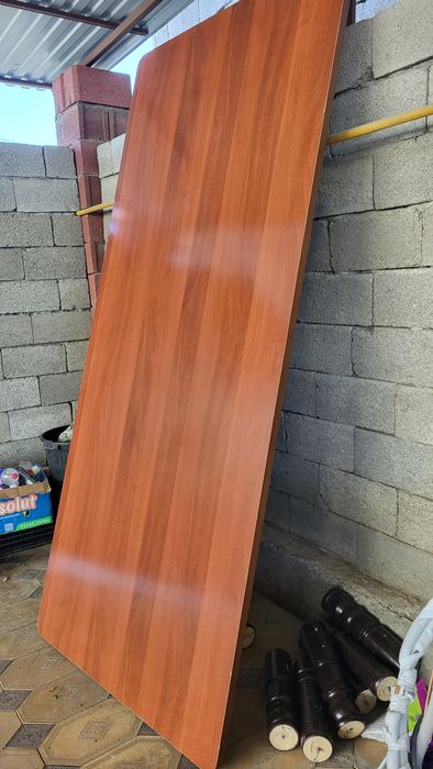 Стол со стульями