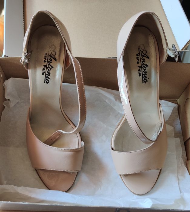 Pantofi Sanda Piele și Lac Eleganți Vârf decupat NUD 38 IMPECABIL