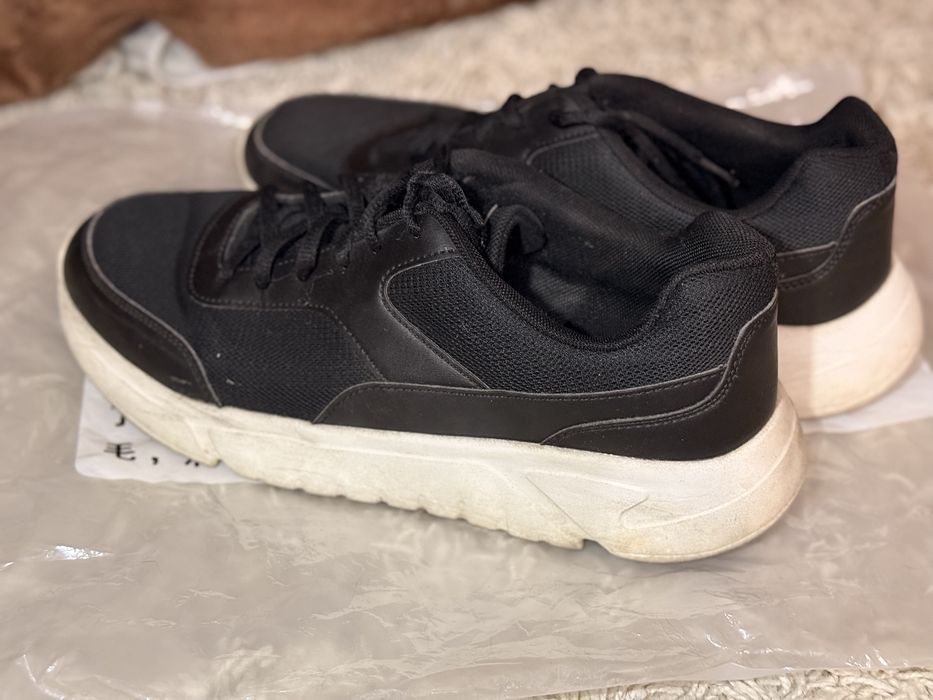 продам кроссовки